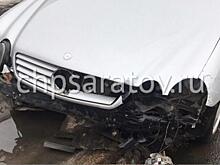 У Саратовского Правительства дорогая иномарка протаранила столб