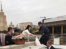 Полиция заблокировала участников свадьбы на теплоходе в Москве