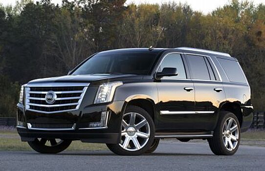 Обновленный Cadillac Escalade получил массивную решетку радиатора