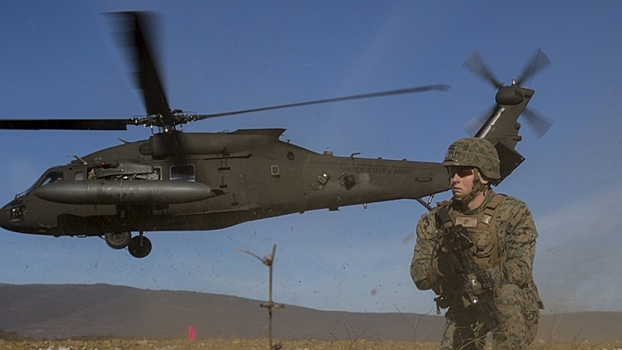 Эксперт оценил сообщения об эвакуации боевиков ИГ* вертолетами США