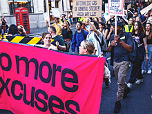 Британию начало серьезно штормить