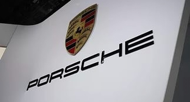 В Великобритании продают уникальный Porsche Cayman коньячного цвета