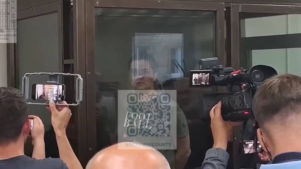 Главреду Baza Трифонову продлили домашний арест по делу о даче взяток силовикам