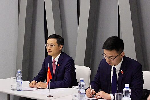 Замгубернатора Нижегородской области Юрий Ильин провел рабочую встречу с генеральным консулом КНР в Казани Сян Бо