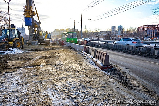 На стыке Щербакова и Белинского в Екатеринбурге запустили реверсивную полосу из-за пробок