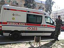 В Азербайджане автобус с пассажирами упал в овраг