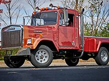 Пикап Ford F-150, превращенный в тягач Kenworth, выставили на продажу