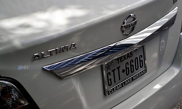 Президент упростил получение автомобильных номеров