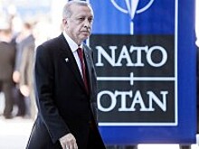 Эрдоган отказался принять извинения НАТО