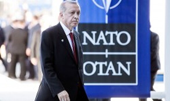 Эрдоган отказался принять извинения НАТО