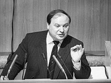 «Шоковая терапия»: к чему привели реформы Егора Гайдара