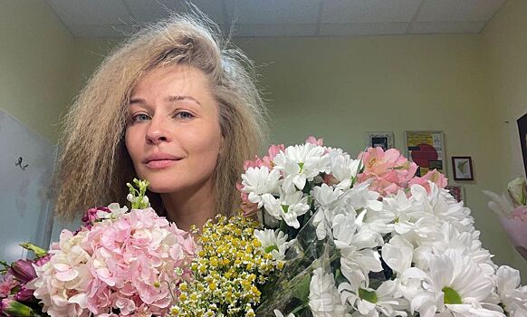 Платиновый блонд и серебряный комбез: Пересильд предстала в образе космической воительницы