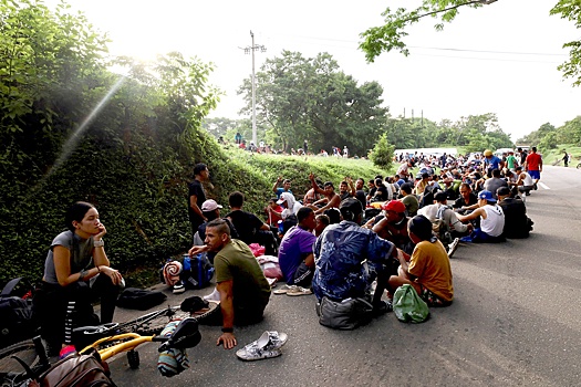 Половина американцев поддерживают создание охраняемых лагерей для мигрантов