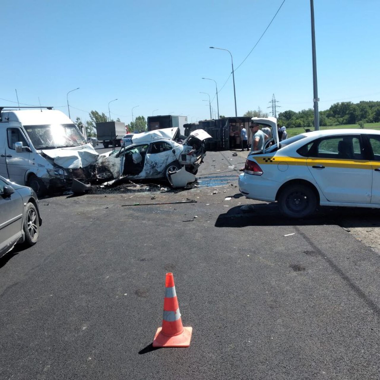 В Оренбурге на Объездной в районе «Гранд парка» произошло крупное ДТП -  Рамблер/авто