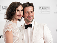 Голливудский актер Oливер перед гибелью в авиакатастрофе послал "привет из рая"