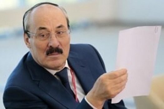 Экс-главу Дагестана вызвали свидетелем в суд по делу членов его команды
