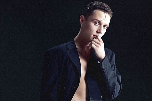 ИИ потеснил Ваню Дмитриенко в чартах