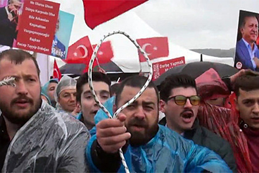 В Турции закидали яйцами несостоявшихся убийц Эрдогана