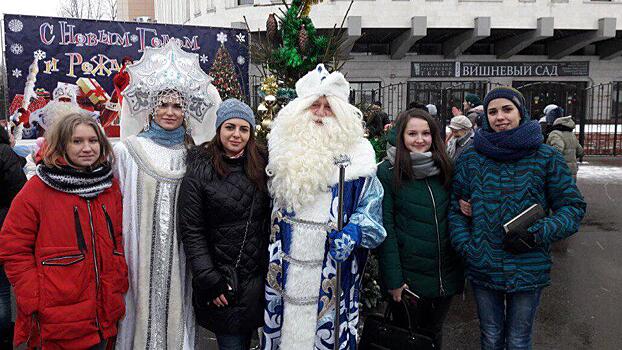 На площади перед Губернским театром отметили наступление Нового года
