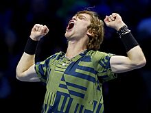 Сенсационная победа Андрея Рублёва над первой ракеткой мира Карлосом Алькарасом на показательном турнире в Абу-Даби