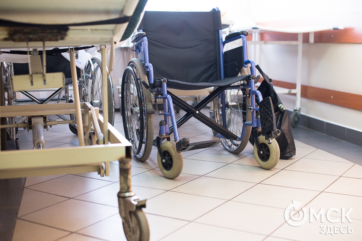 Инклюзивная революция: в Омске запустят сервис по выбору одежды для колясочников