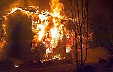 Этой ночью в Югре горели два расселённых дома
