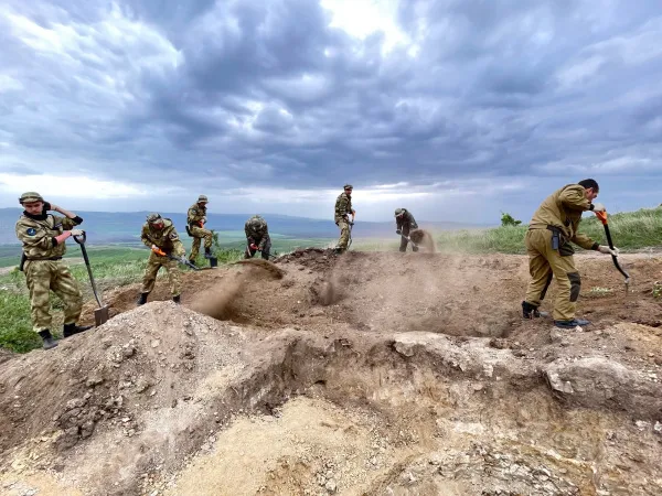 Самарские поисковики нашли останки двух красноармейцев в Предкавказье
