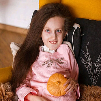 Глава Кузбасса пообещал помочь тяжелобольной девочке с редким заболеванием