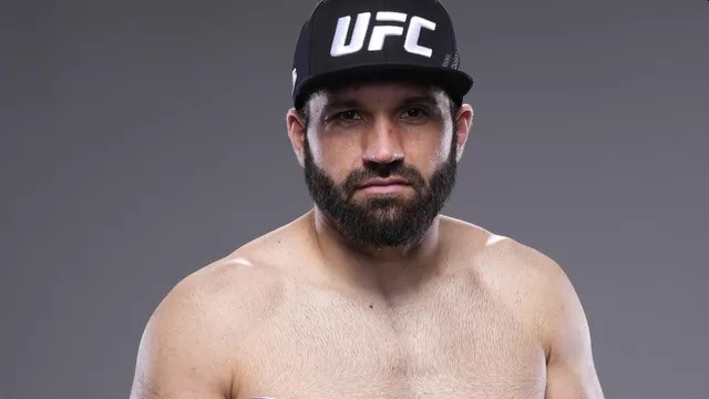 UFC анонсировала бой Азамата Мурзаканова и Дастина Джейкоби