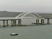 Движение автотранспорта по Крымскому мосту приостановили