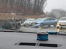 Во Владивостоке водитель «Приуса» устроил ДТП с большегрузом