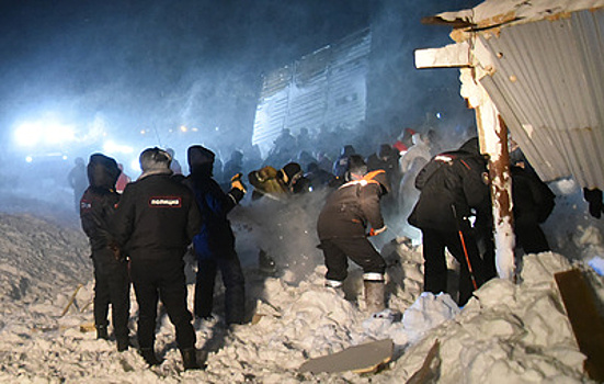 Число погибших в результате схода лавины на горнолыжной базе в Норильске выросло до двух