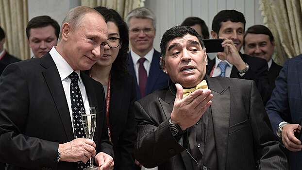 Диего Марадона: «Доверяю Путину. Уверен, скоро будет вакцина от коронавируса»