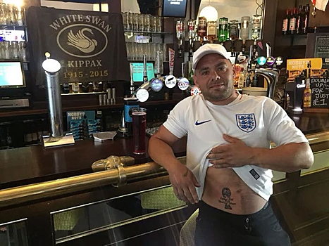 Английские фанаты сделали татуировки о победе своей сборной и пожалели