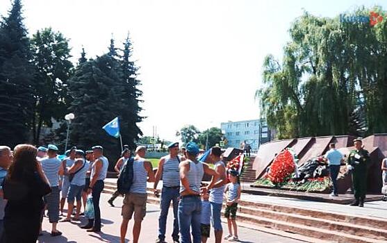 В Курске празднуют день ВДВ