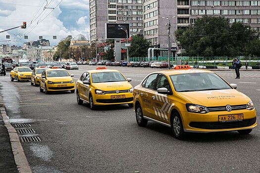 Столичные таксисты не будут работать больше 8 часов за смену