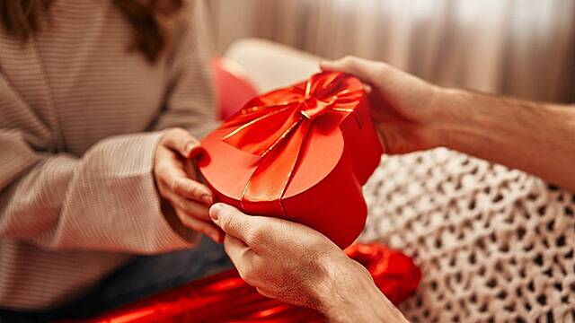 Пять вещей, которые ни в коем случае нельзя дарить любимым