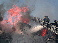 В Москве загорелась пятиэтажка на Земляном валу