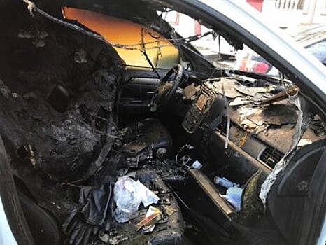 В Череповце сожгли автомобиль предпринимателя
