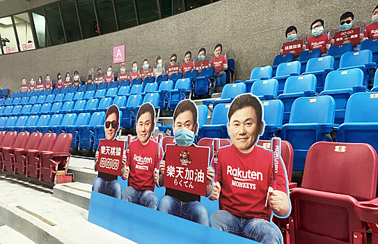 Картонные болельщики посетили бейсбольный матч на Тайване