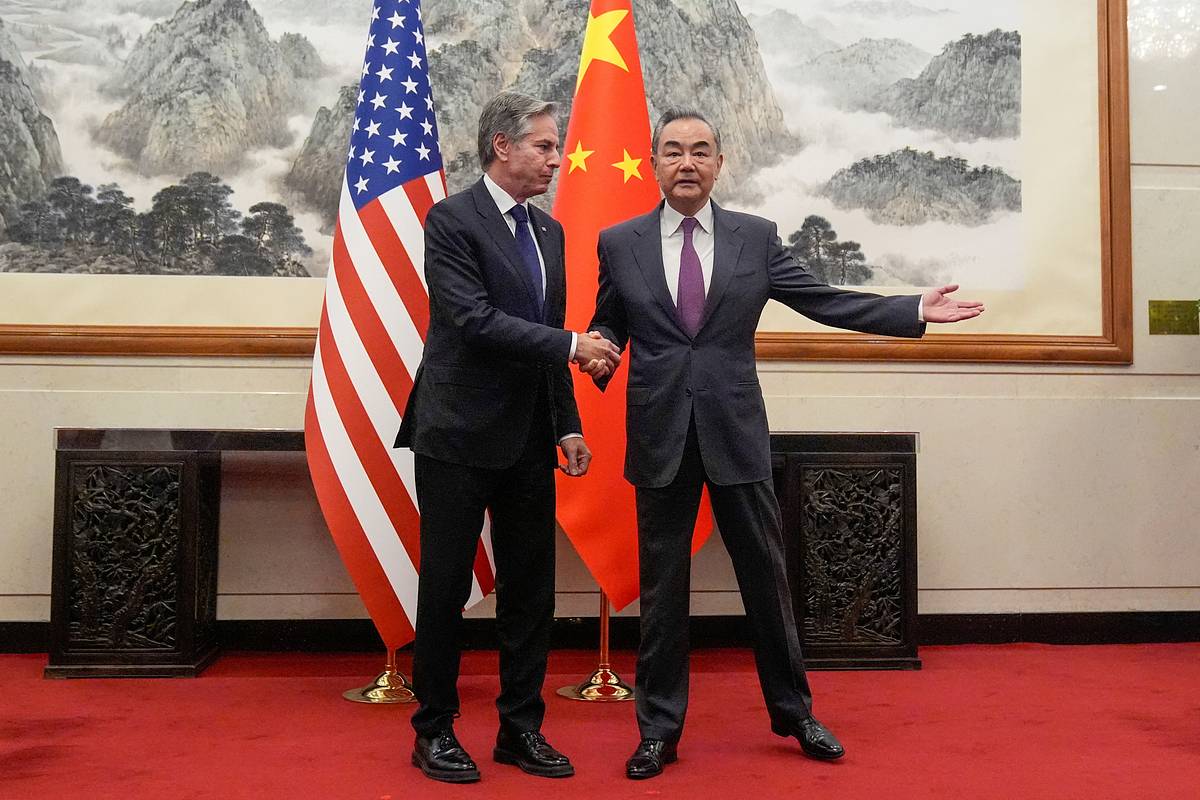 Переговоры США и Китая начались с взаимных упреков
