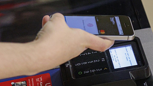 Россияне могут потерять миллионы через бесконтактную оплату со смартфона