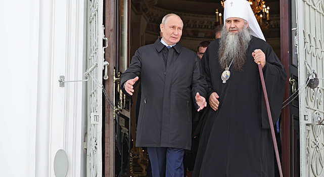 Путин подарил Дивеевскому монастырю Федоровскую икону XVII века