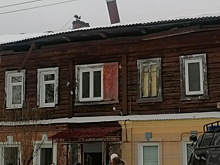 Снег обрушил еще одну кровлю в Калуге