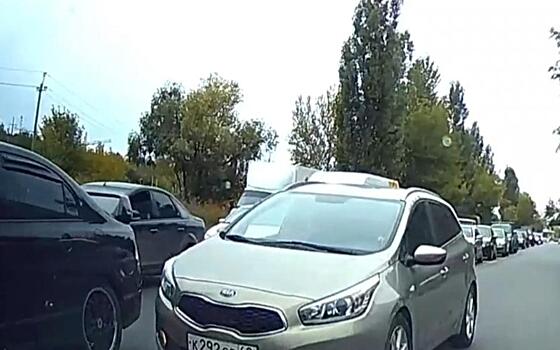 В Канищеве Kia проехала по встречной полосе