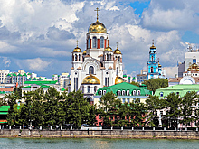 Екатеринбург привлекает тысячи туристов со всей России. Что посмотреть на границе Европы и Азии?