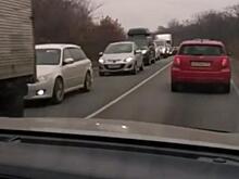 Многокилометровая пробка сковала дорогу в Приморье