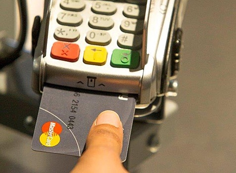 В карты MasterCard внедрят сканер отпечатка пальцев