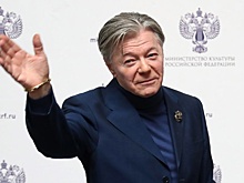 Театр на Бронной отменил спектакль Александра Збруева из-за его болезни