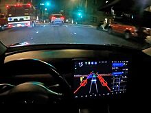 Посмотрите на испытания автопилота FSD Beta от Tesla на оживленных городских улицах